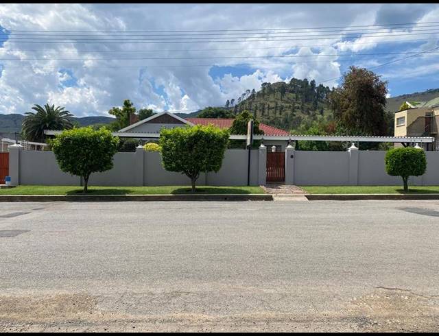 12 BEDROOM HOUSE FOR SALE IN TOP TOWN